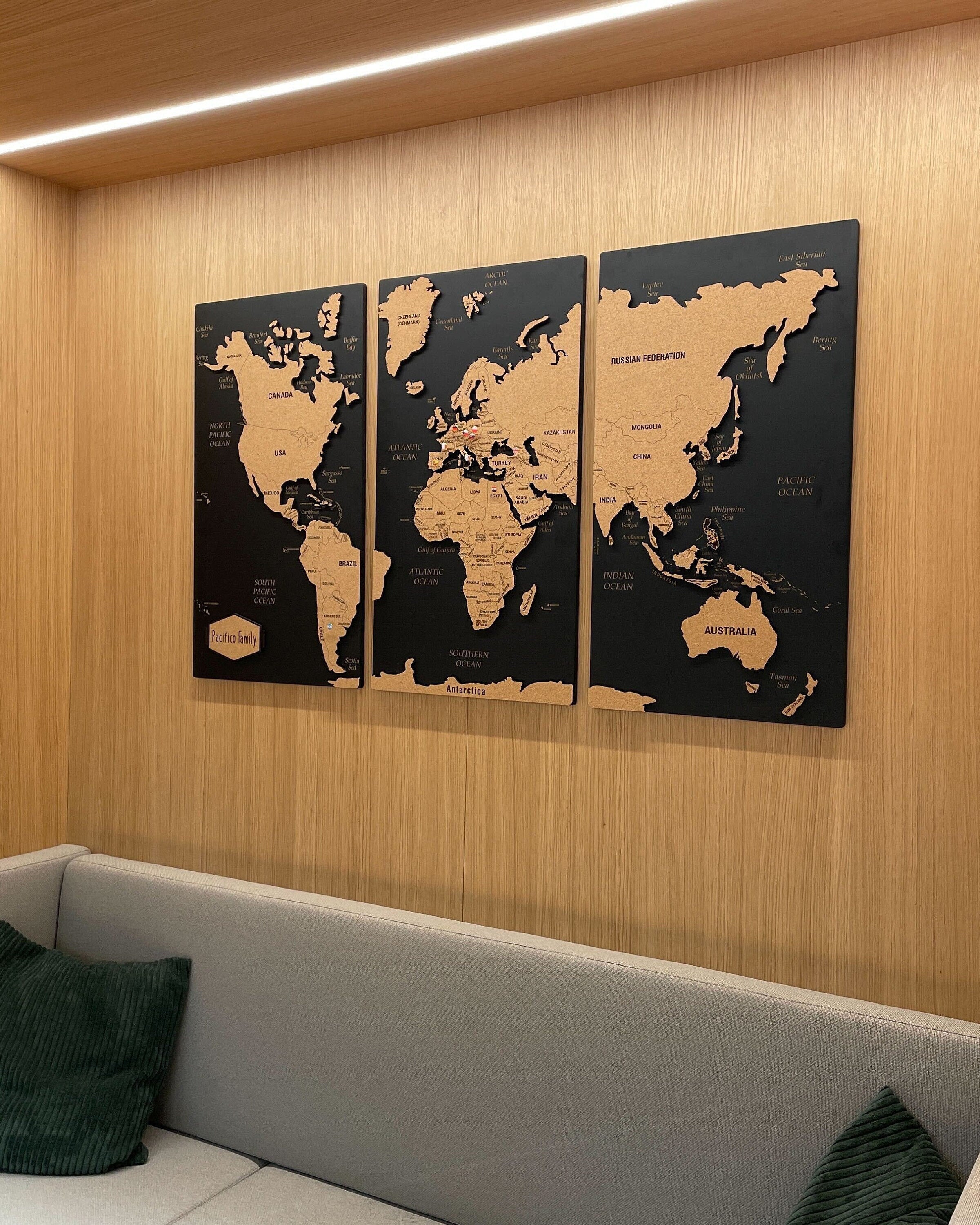 Wooden World Map Wall Décor